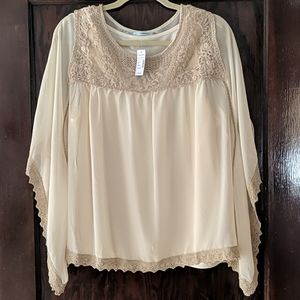 Flutter sleeve top